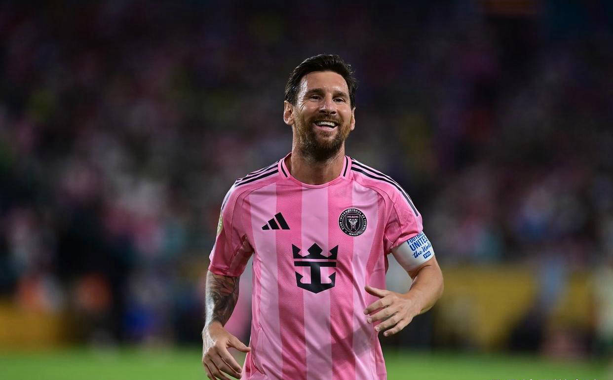 爱游戏体育网页版-关于梅西在塞尔维亚队比赛中重返赛场，夺冠引发热议！全场沸腾不已的信息