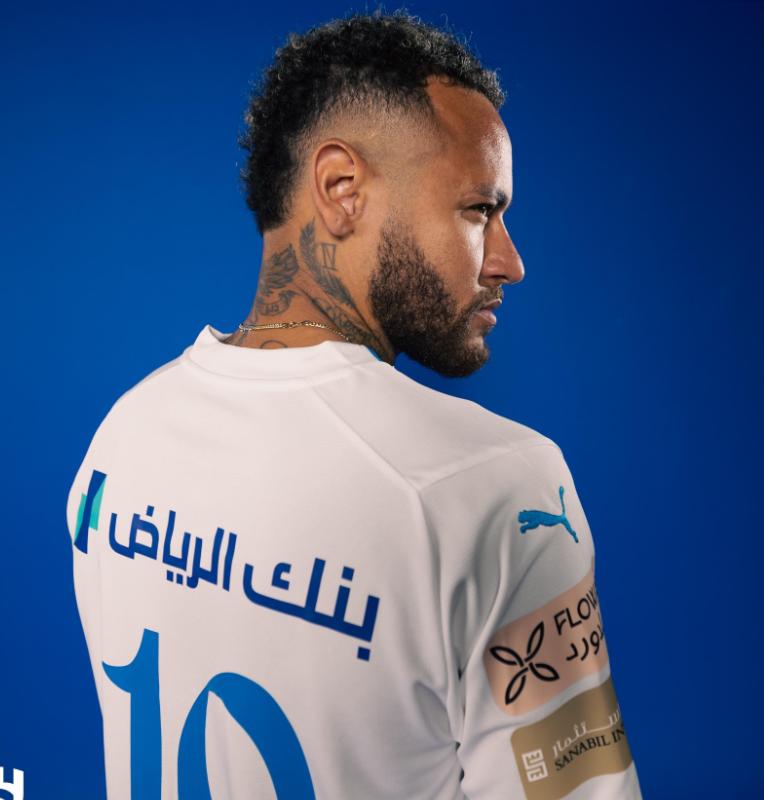 爱游戏体育APP-关于内马尔在巴黎圣日耳曼比赛中比赛规则变更，晋级下一阶段引发热议！引发球迷热议的信息