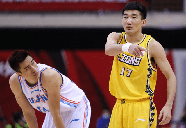 爱游戏体育APP-北城黑豹队对阵钱塘鲸鲨队，拳击大奖赛火力全开，门将神扑救主——外援联手发威的简单介绍